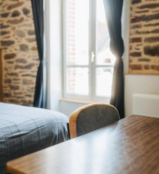 اتاق استاندارد, Les Chouettes Hostel