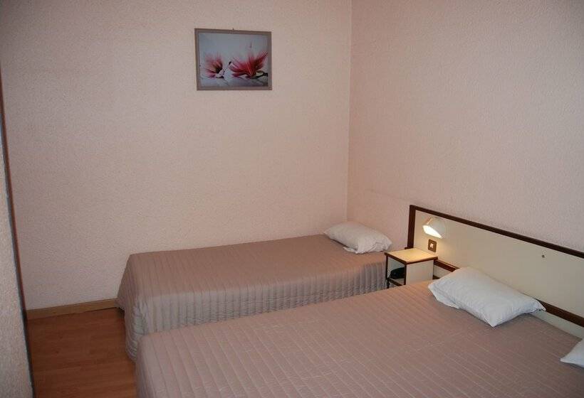 Номер Стандарт Трехместный, Citotel Jalade