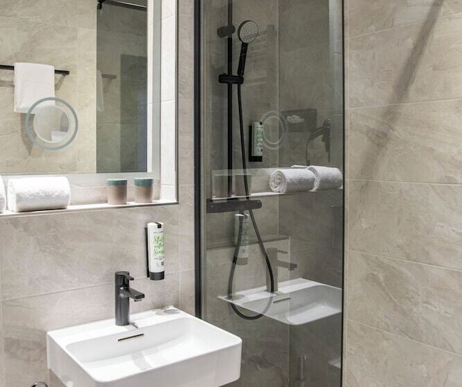 스탠다드 스튜디오, Achat Hotel Waldkirchen
