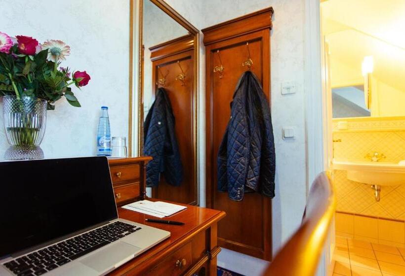 اتاق استاندارد یک نفره, Boutiquehotel Schloßpalais
