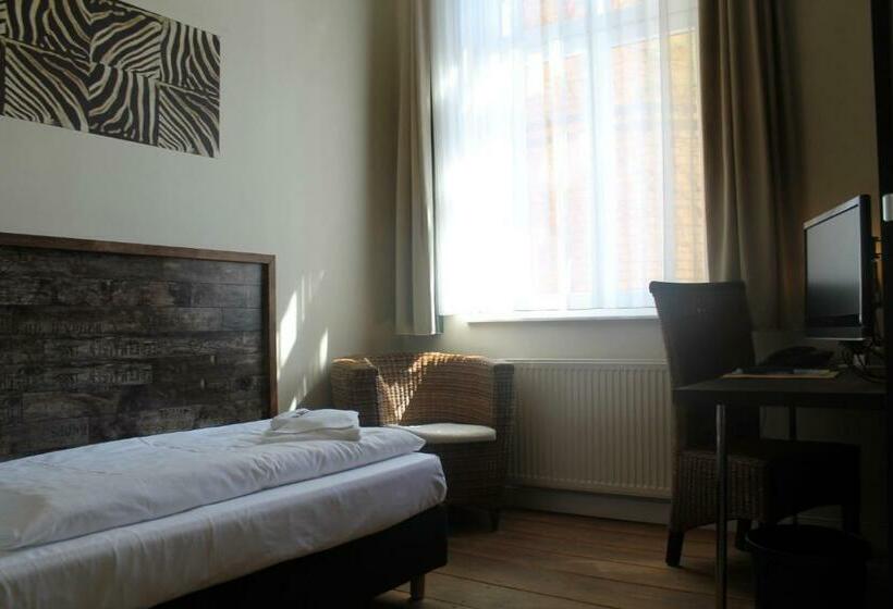 اتاق استاندارد یک نفره, Boutique Hotel Schwarzer Baer