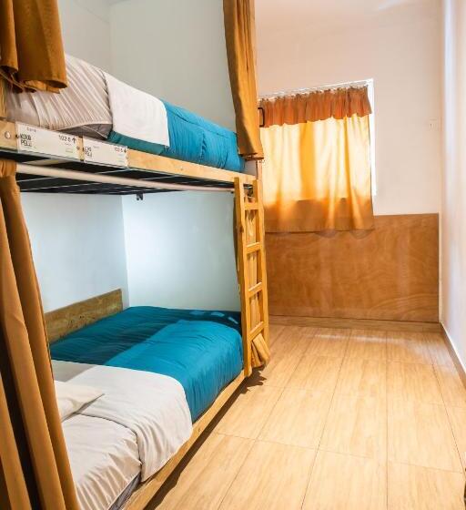 تختخواب در اتاق مشترک, Viajero Paracas Hostel