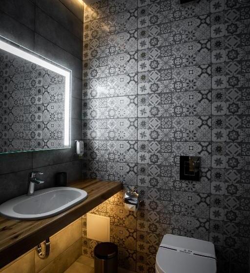 سوییت با چشم‌انداز کوه, Premium Club Spa