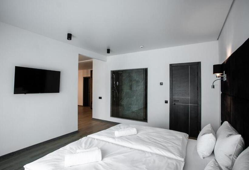 سوییت با چشم‌انداز کوه, Premium Club Spa