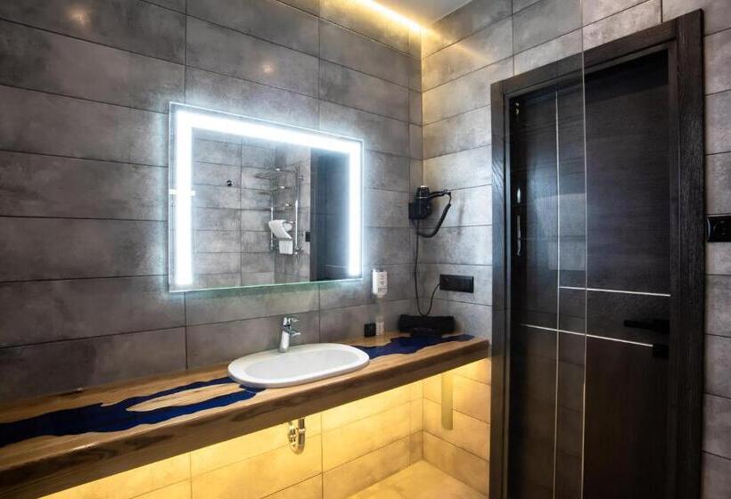 اتاق استاندارد با چشم‌انداز کوهستان, Premium Club Spa