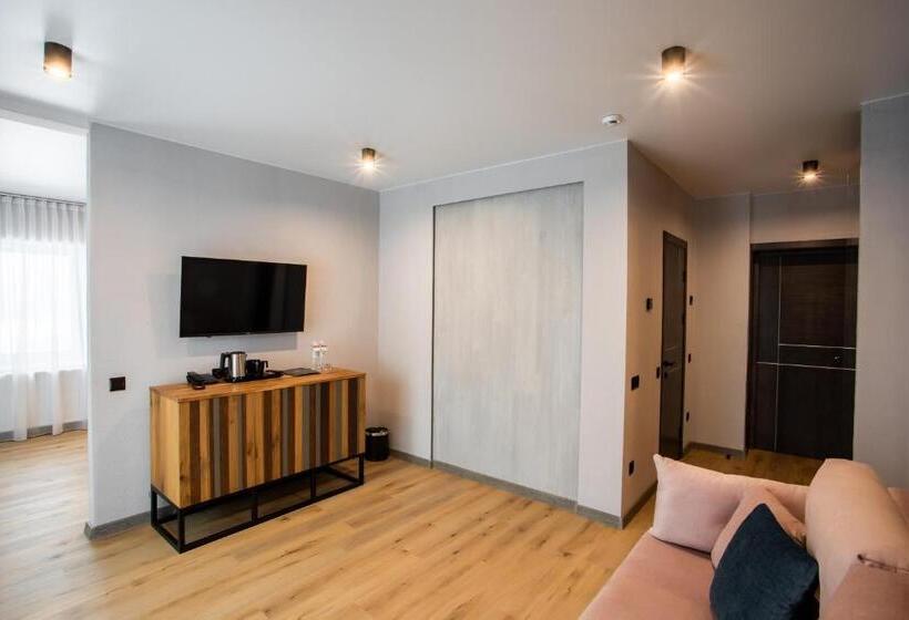 سوئیت جونیور خانوادگی, Premium Club Spa