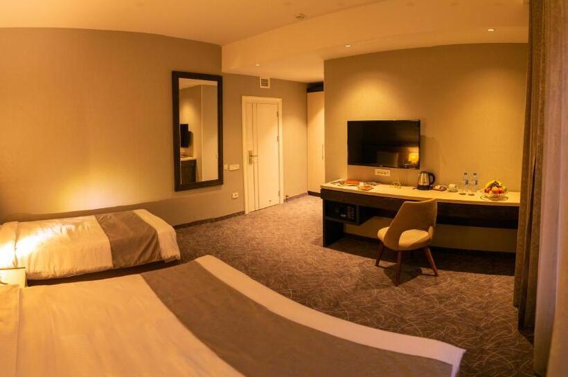 اتاق استاندارد سه نفره, Parkway Inn Hotel & Spa