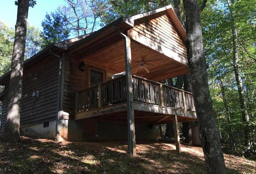샬레, River House Inn