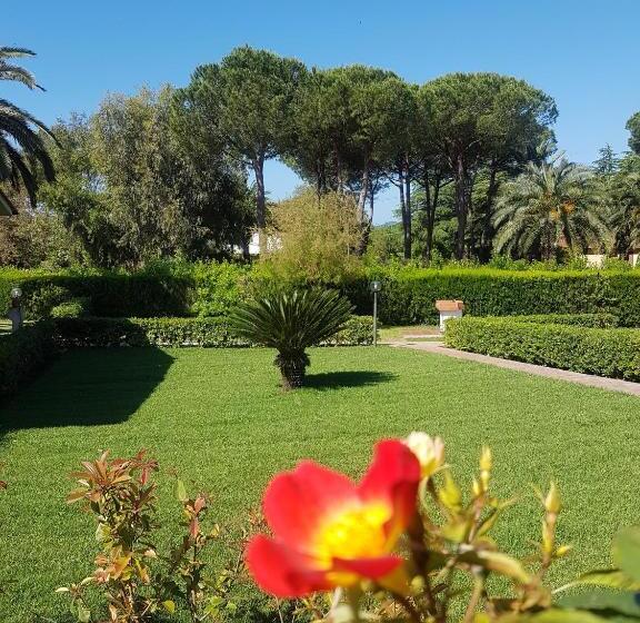 آپارتمان 1 خوابه با چشم‌انداز باغ, Lido Azzurro Residence