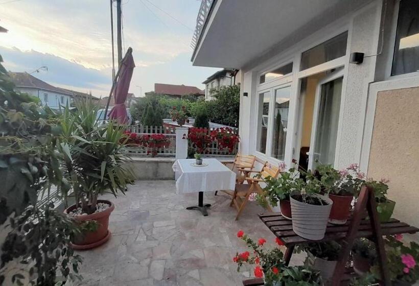 آپارتمان 1 خوابه با چشم‌انداز باغ, Tija Apartments