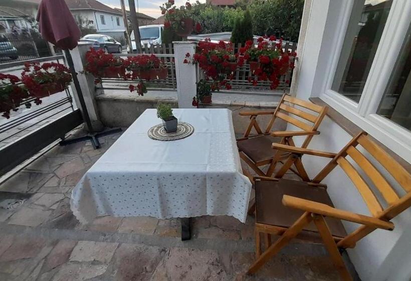 آپارتمان 1 خوابه با چشم‌انداز باغ, Tija Apartments