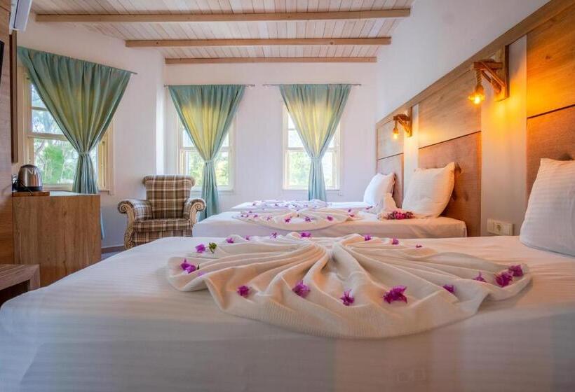 اتاق سوپریور سه تخته, Museum Resort Spa