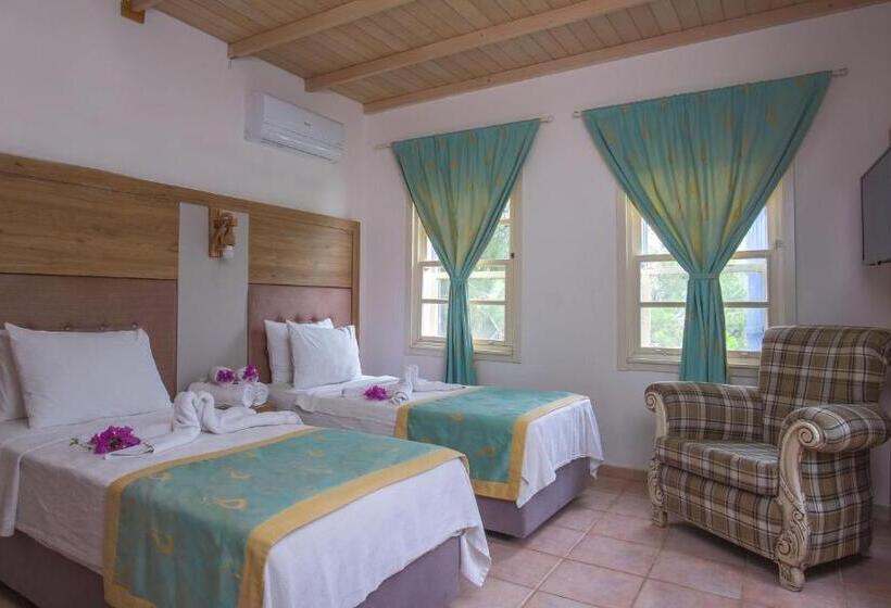 اتاق خانوادگی با چشم‌انداز باغ, Museum Resort Spa