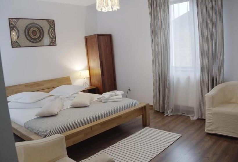 １ベッドルームアパートメント, Casa Colinelor