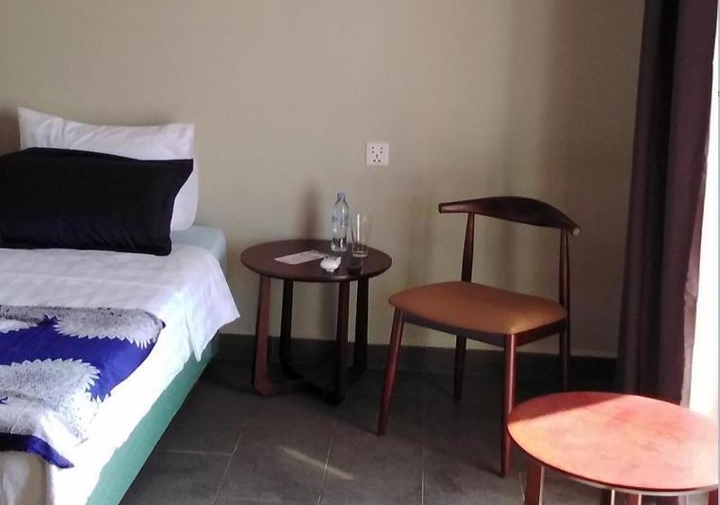 Номер Стандарт Вид на Бассейн, Koh Ker Hotel And Restaurant
