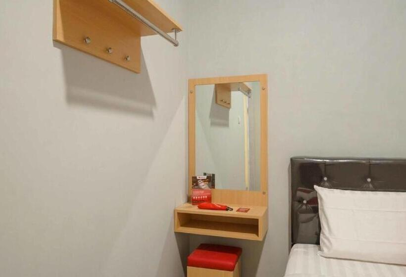 Номер Стандарт, Reddoorz @ Helvetia Medan 2