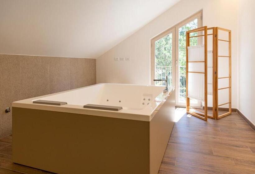 سوئیت با وان آب گرم, Relais Chalons D’orange