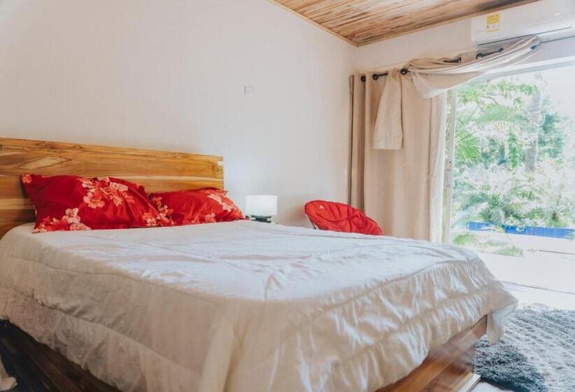 اتاق لوکس, Hostal Hilltop Palomino