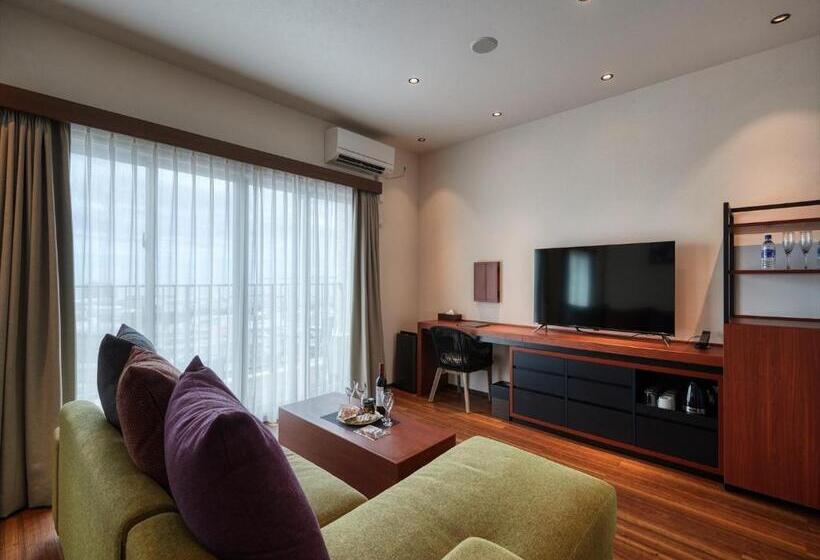 스위트, The Grand Hotel Ginowan