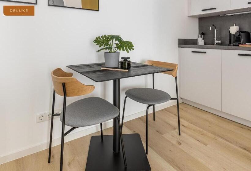 Люкс Повышенной Комфортности, Limehome Osnabruck Johannisstraße