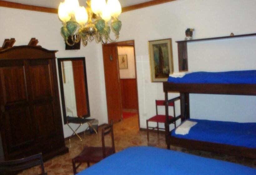 اتاق استاندارد چهار تخته, B&b Villa Tina