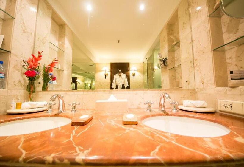 اتاق لوکس, Kabul Serena Hotel