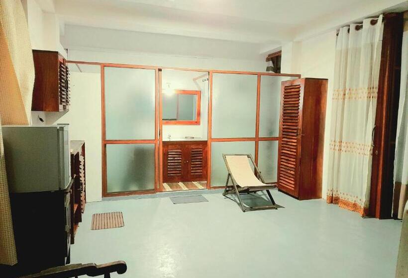 استودیوی استاندارد با چشم‌انداز دریا, The Ocean Villa