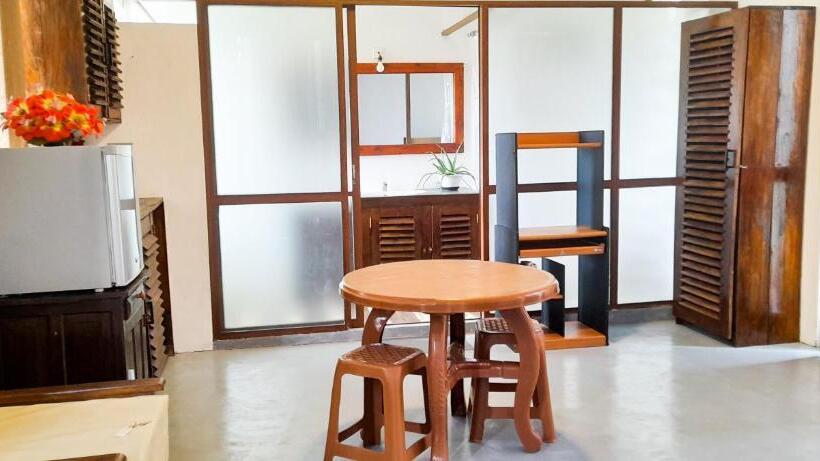 استودیوی استاندارد با چشم‌انداز دریا, The Ocean Villa