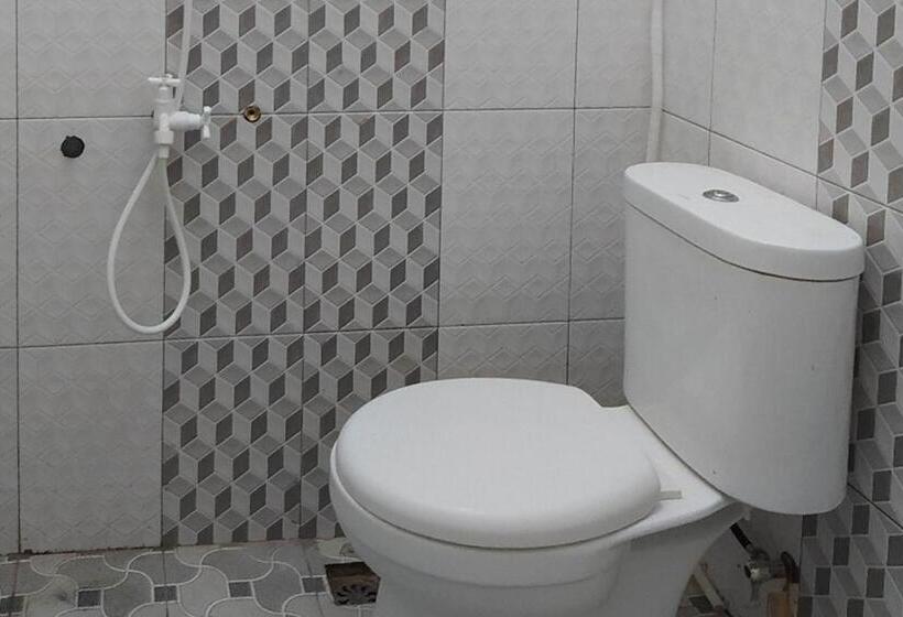 Номер Deluxe, Reddoorz Syariah Near Exit Tol Pemalang