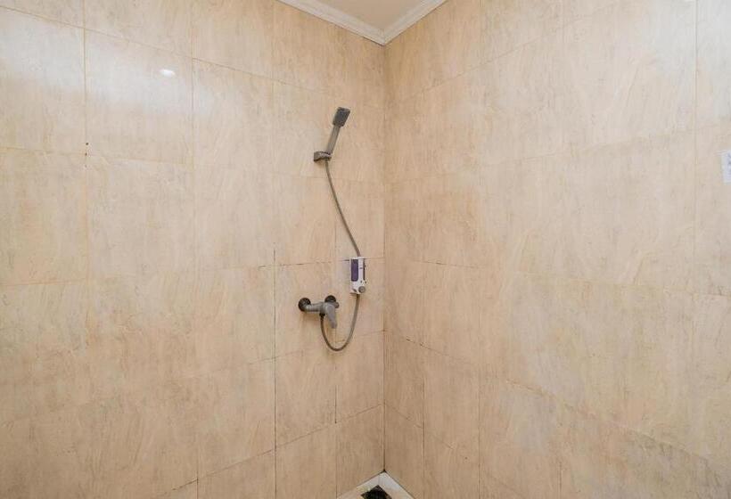 Номер Economy, Reddoorz Near Bukit Darmo Golf