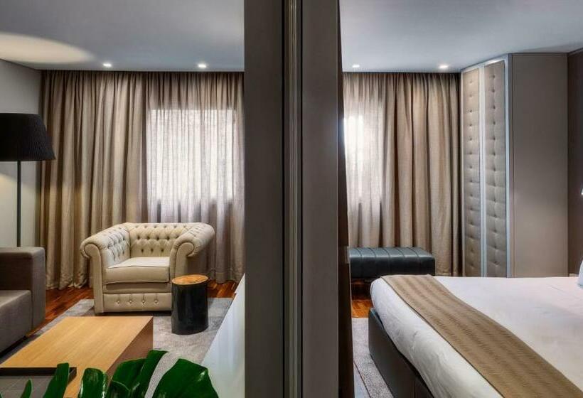 Suite Senior, Altis Prime