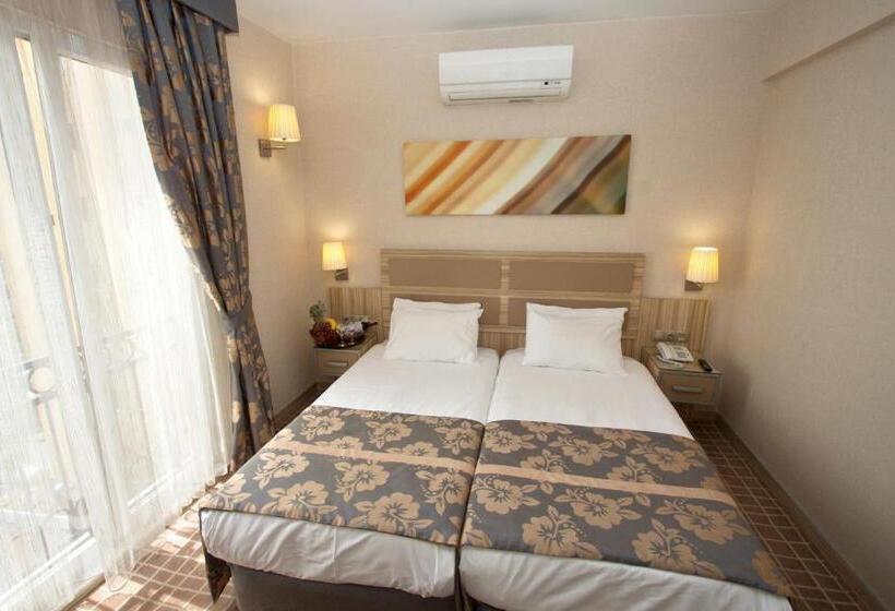 Chambre Standard, Nanda