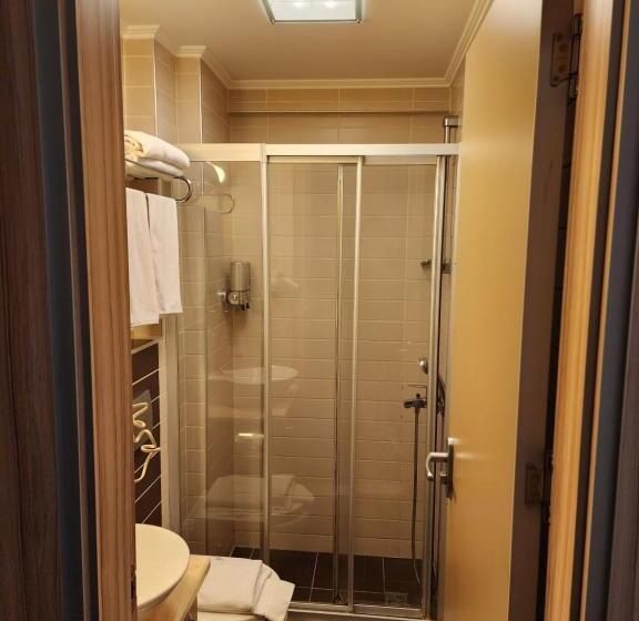 Chambre Triple Standard, Nanda