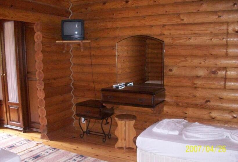 Номер Стандарт Трехместный, Woodline Hotel