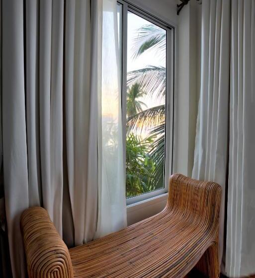 اتاق لوکس با تراس, Villa Nalinnadda Petite Hotel & Spa, Adults Only   Sha Extra Plus