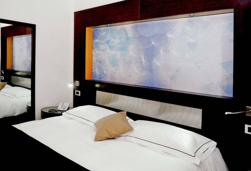 اتاق استاندارد سه نفره, Mercure Olbia