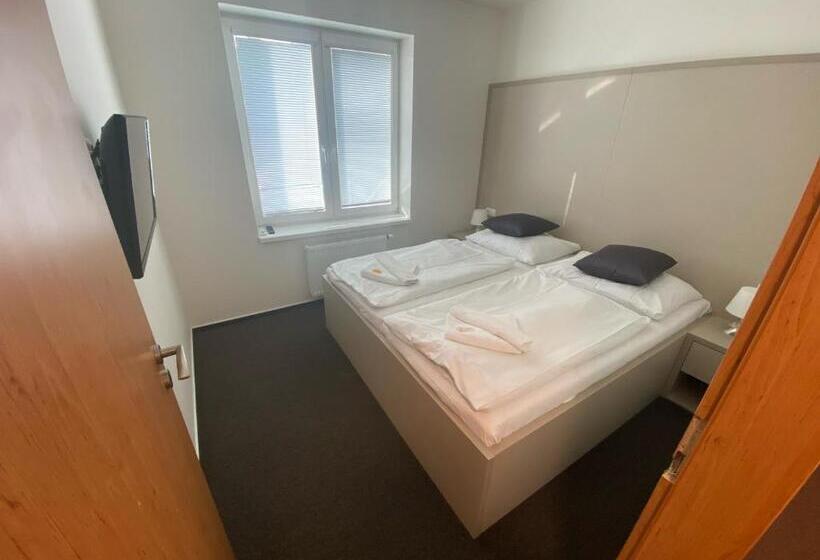 Suite with lake view, Rakovec