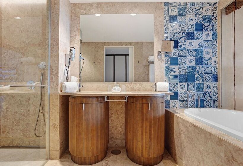 اتاق استاندارد با چشم‌انداز دریا, Cascade Wellness Resort