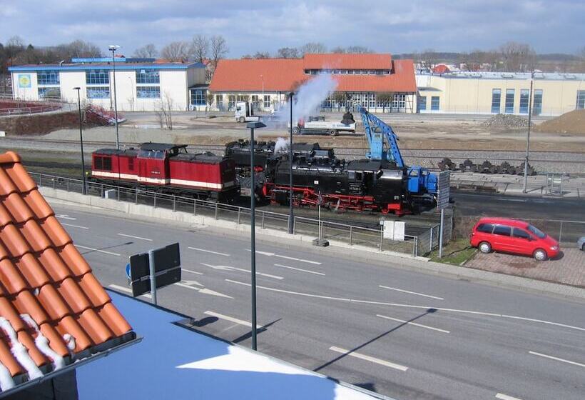 سوییت لوکس, Altora Eisenbahn Themen