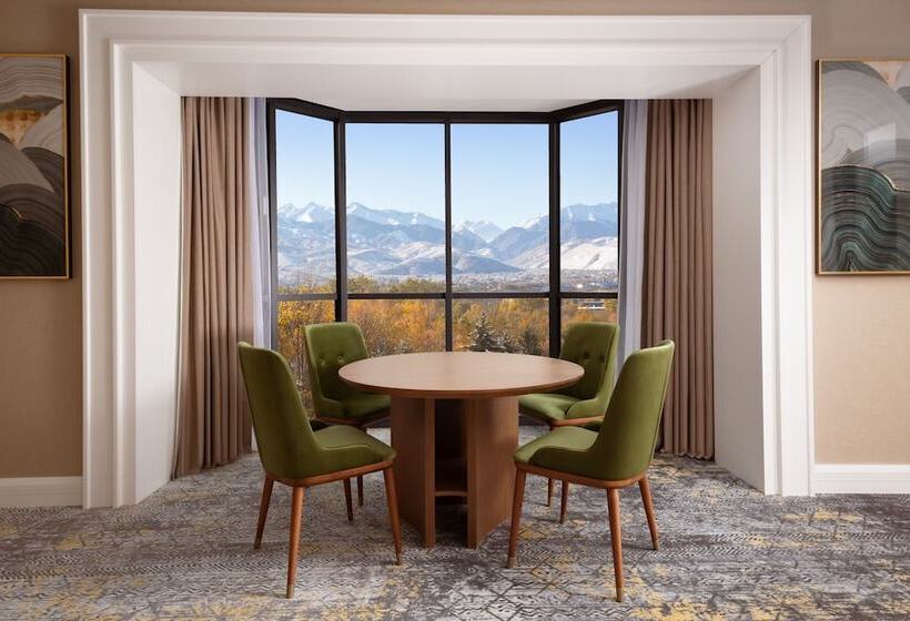 이그제큐티브 스위트, Swissôtel Wellness Resort Alatau Almaty