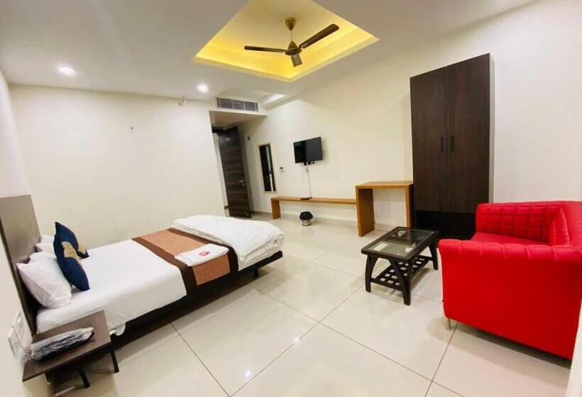 חדר קלאסי לשלושה, Oyo 79599 Stay Here
