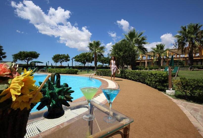 Семейный Номер, Marina Del Marchese Beach Resort