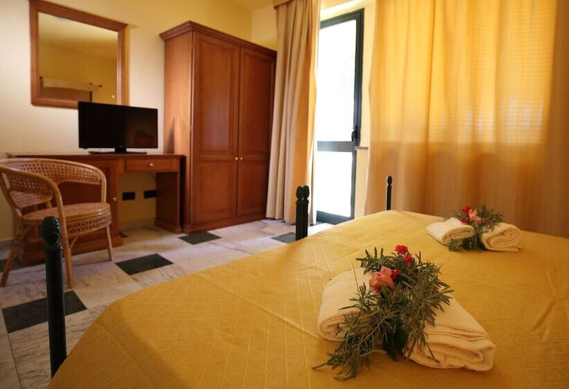 Номер Superior, Marina Del Marchese Beach Resort