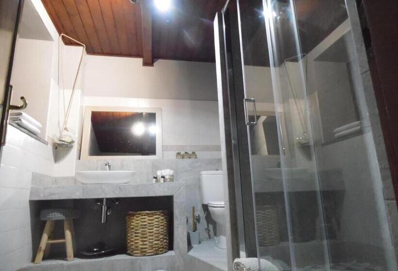 اتاق لوکس با چشم‌انداز دریاچه, A Casa Dalla Tata B&b