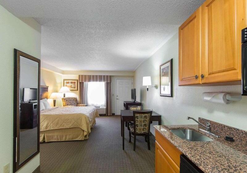 Pokój Standard Łóżko King Size, Mainstay Suites Knoxville North I75