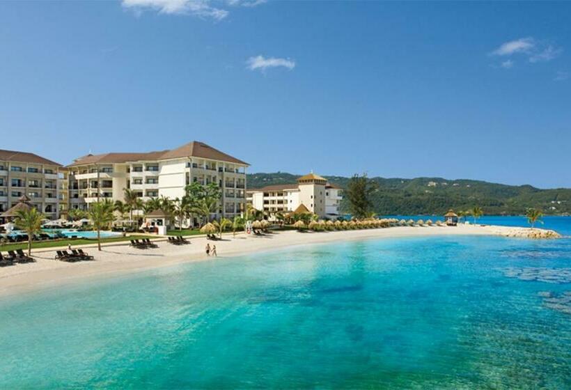 سوئیت جونیور با چشم‌انداز باغ, Secrets Wild Orchid