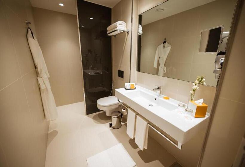 سوییت خانوادگی, Centro Mada Amman By Rotana