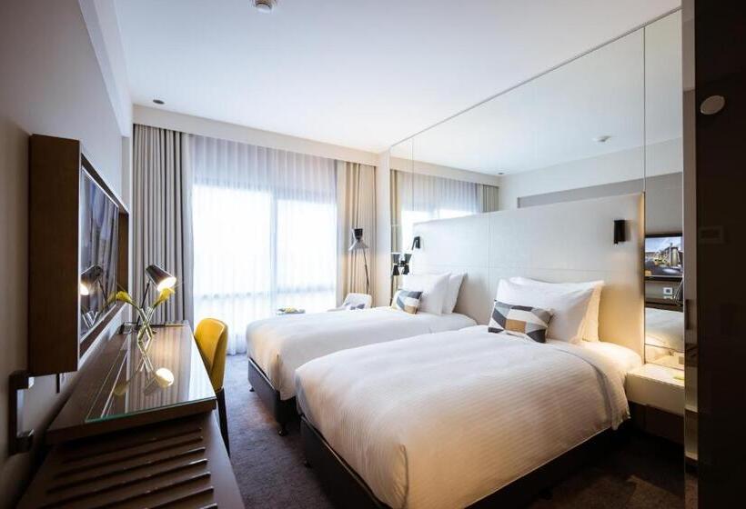 سوییت خانوادگی, Centro Mada Amman By Rotana