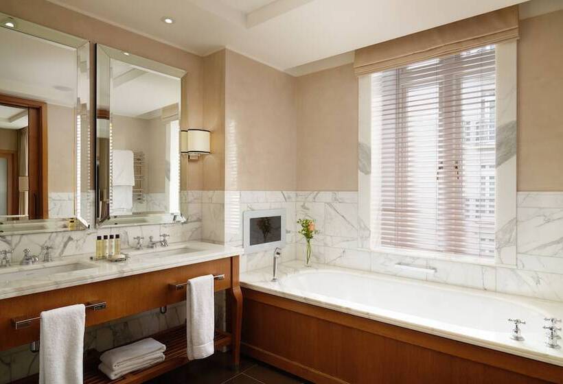 Семейный Номер, Corinthia  London