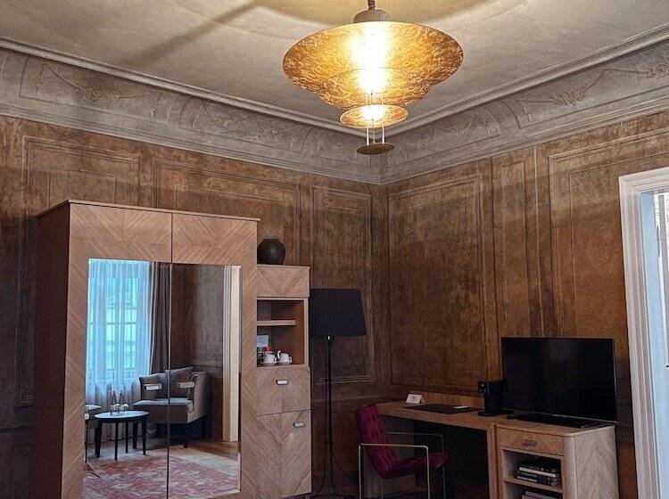 سوییت لوکس, Dome